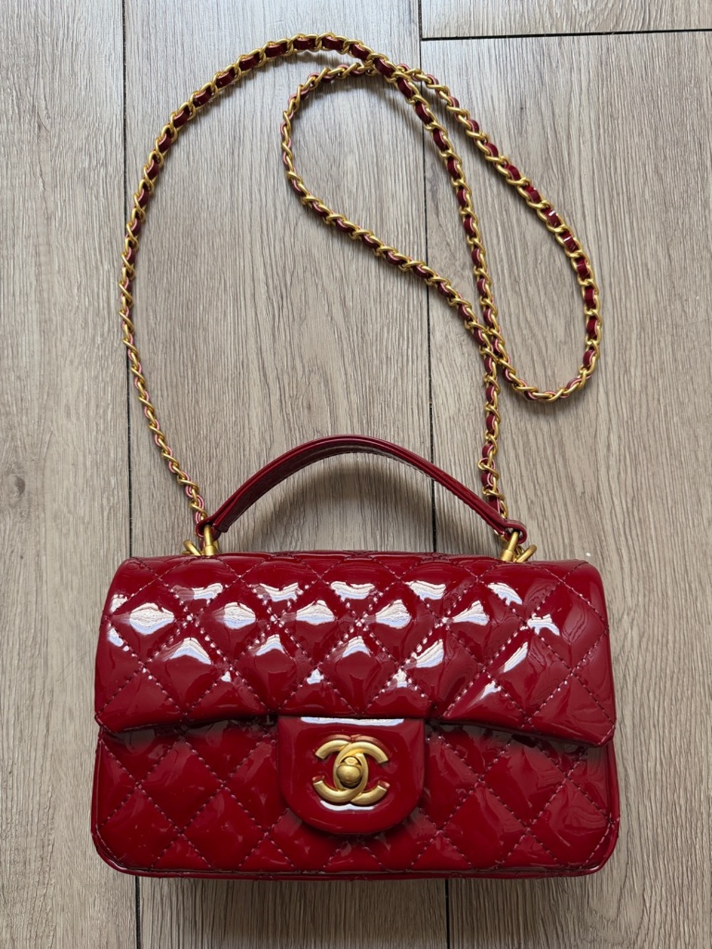 Logo burgundy red flap bag with handle